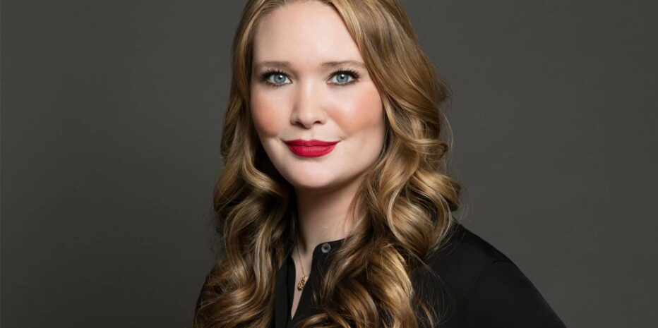 Sarah J Maas ultrapassa J.K Rowling como autora mais vendida da atualidade